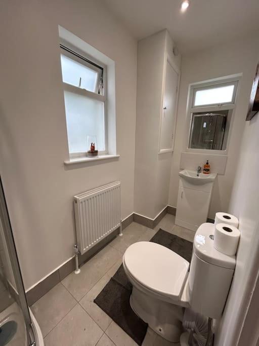Bali Bliss Garden Flat With Parking Apartment Enfield Exterior photo