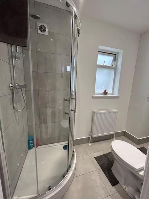 Bali Bliss Garden Flat With Parking Apartment Enfield Exterior photo